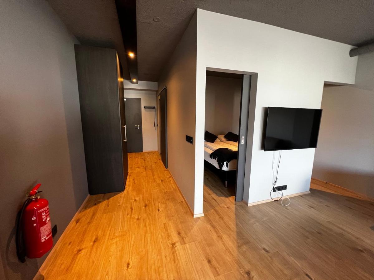 Tb Apartment อาคูเรย์รี ภายนอก รูปภาพ
